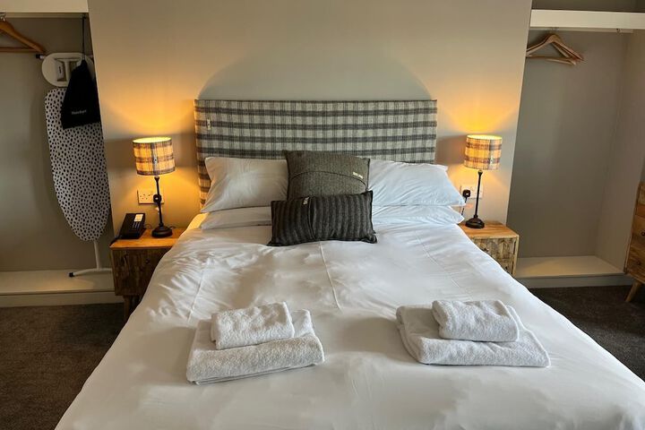 Room 4 of 26