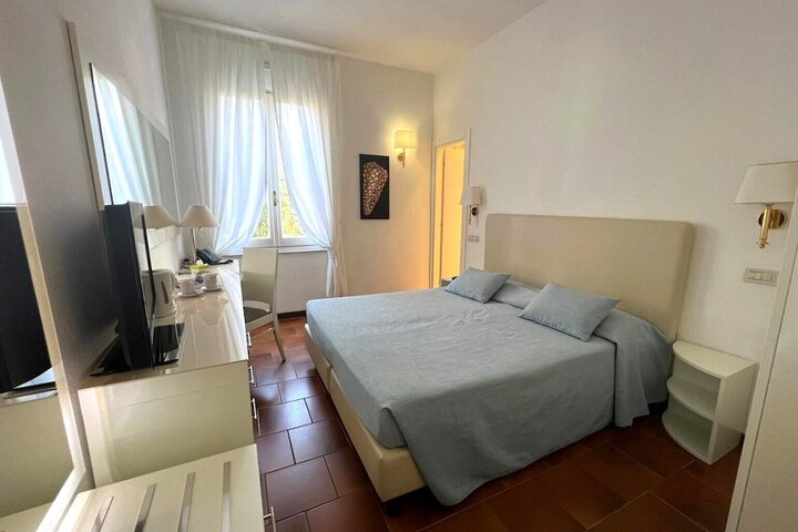 Room 14 of 27