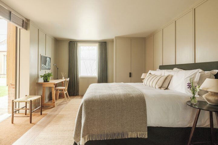 Room 8 of 22