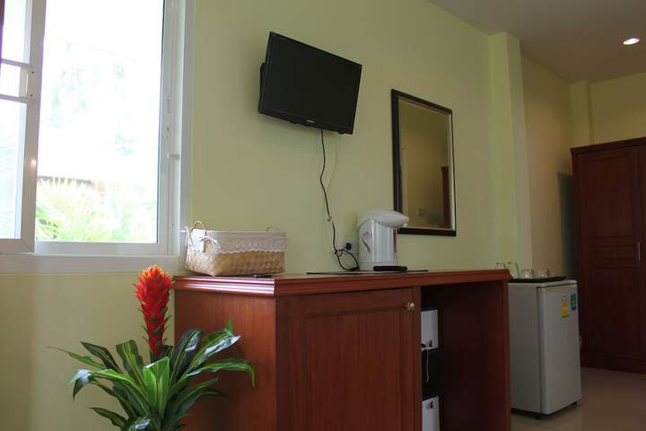 Room 33 of 49