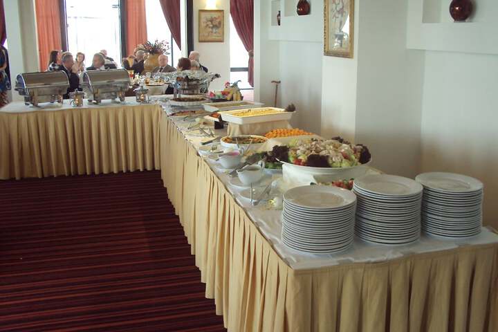 Dining 48 of 81