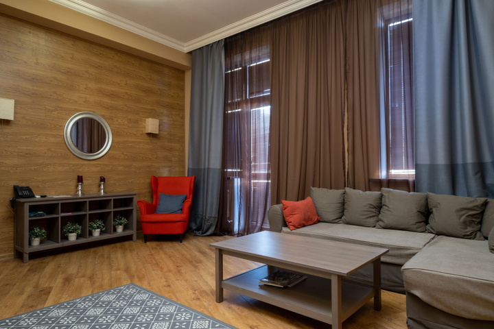Room 7 of 48