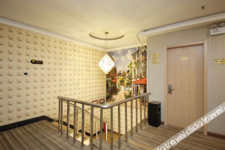 Hotel Interior 10 of 34