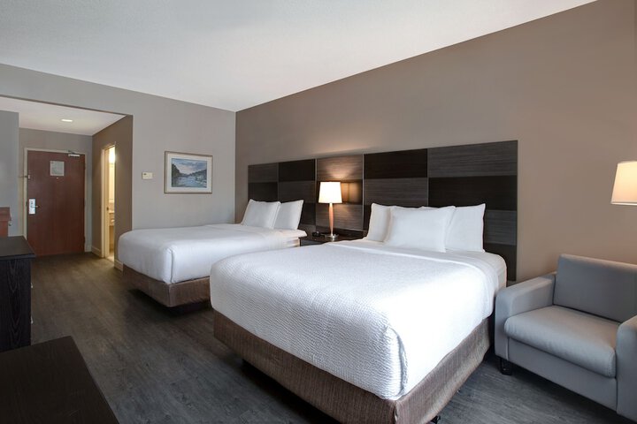2 Queen Beds (6 of 17)