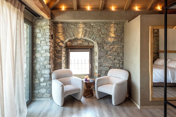 Room 8 of 20