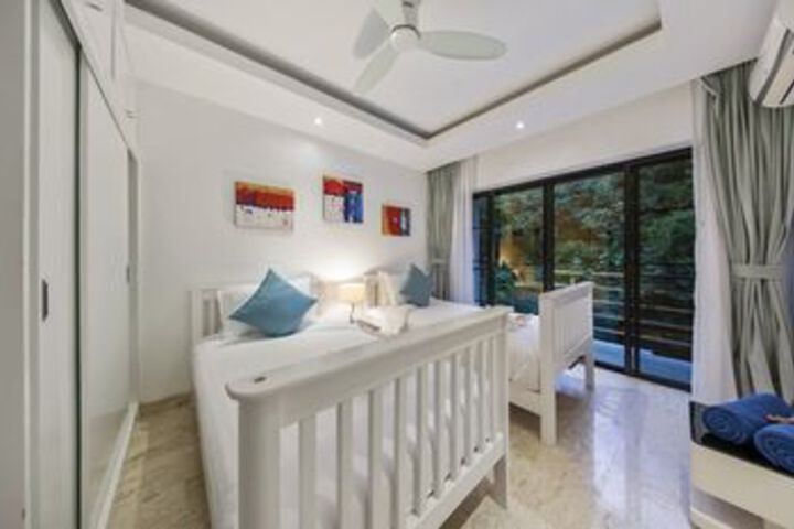 Room 9 of 28