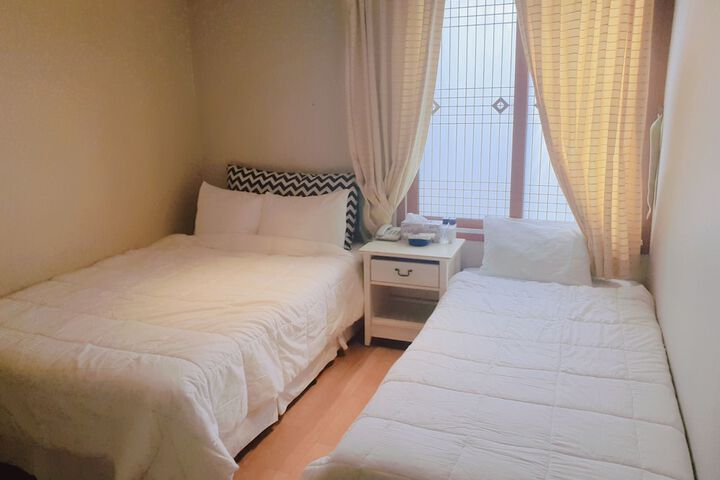 Room 15 of 38