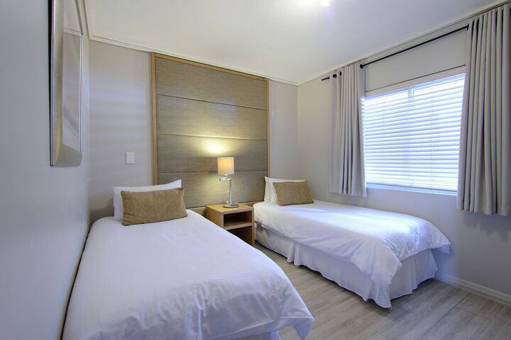 Room 9 of 32