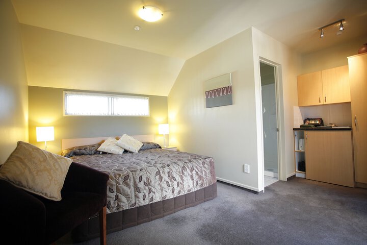 Room 3 of 38