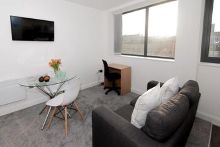 Exterior of Very Comfortable Central Manchester Studio