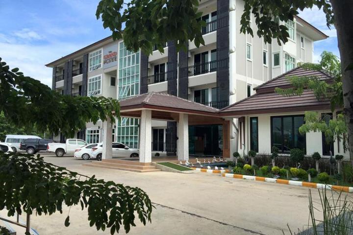 Grand Lopburi
