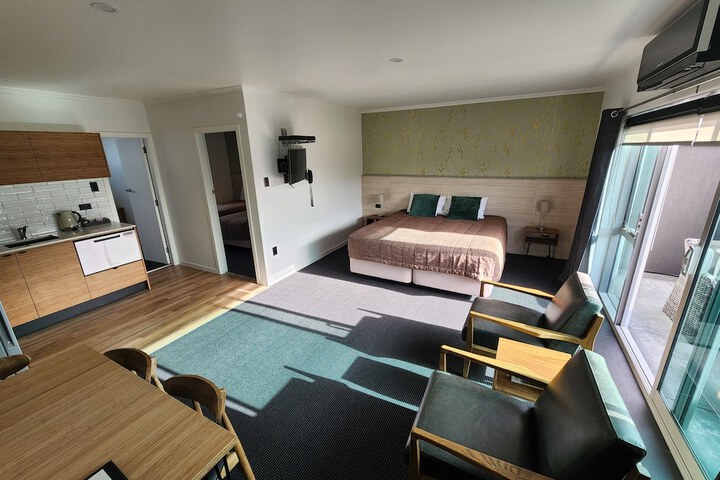 Room 34 of 47