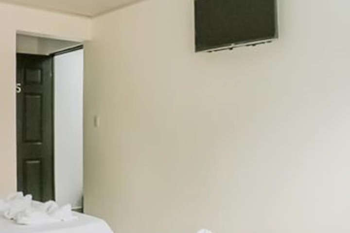 Room 8 of 13