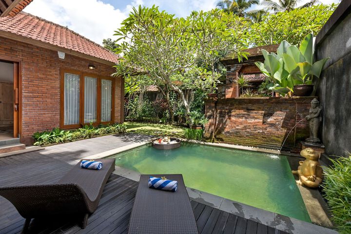 Pool 82 of 123