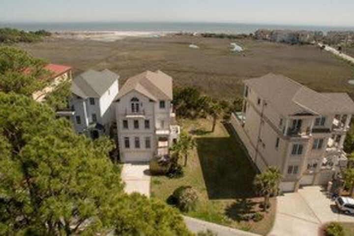 Photo of 14 Singleton Shores Manor 6 Br home by RedAwning