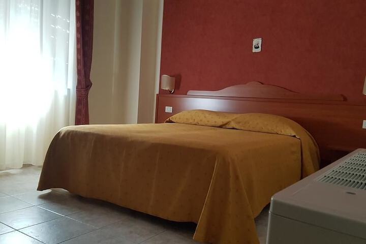 Room 5 of 53