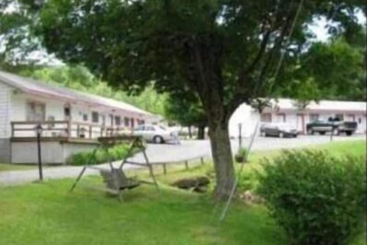 Property Grounds 20 of 28