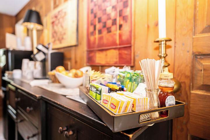 Breakfast/Coffee Service 46 of 73