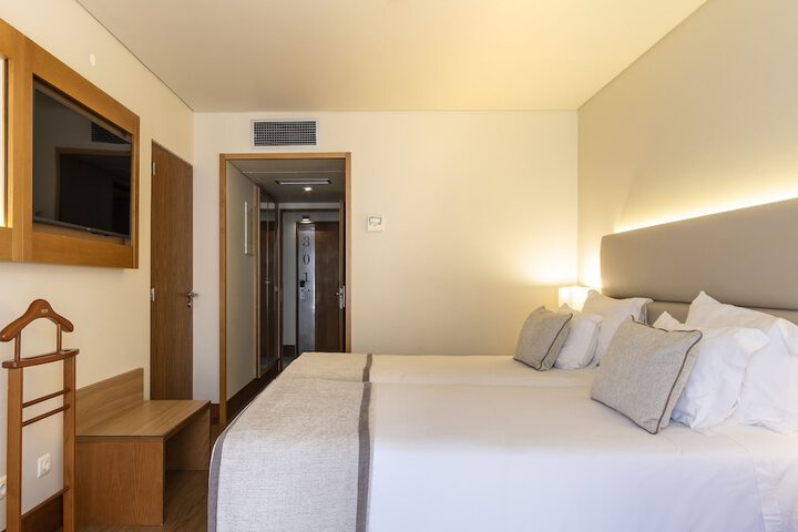 Room 63 of 169