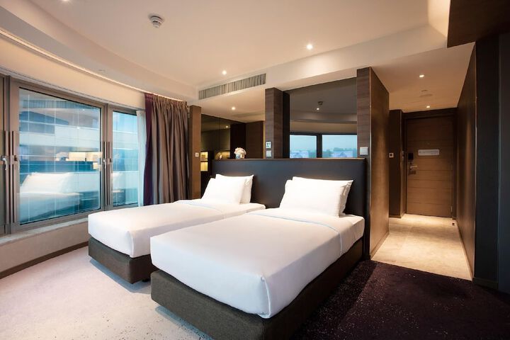 Room 15 of 42