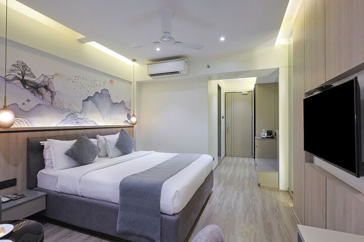 Room 34 of 48
