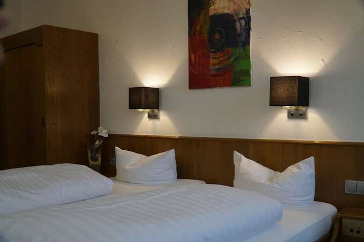 Room 2 of 25