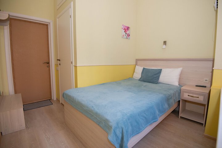 Room 16 of 75