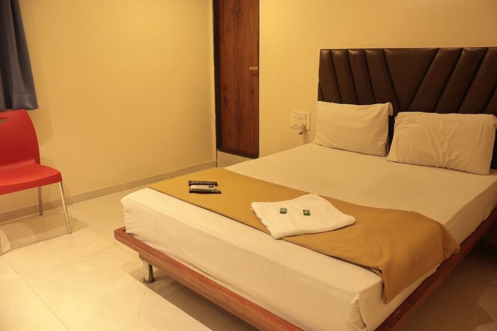 Room 5 of 49