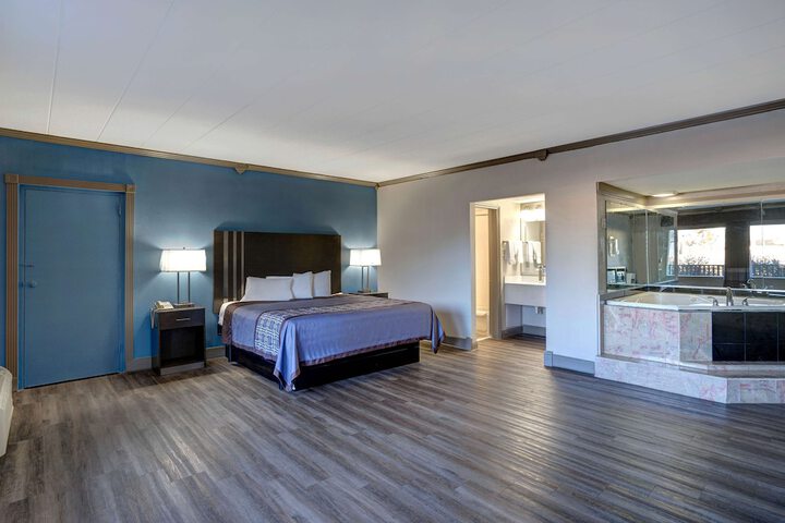 Room 31 of 43