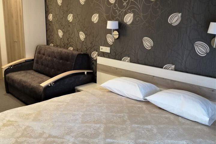 Room 25 of 31