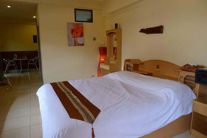 Room 14 of 36