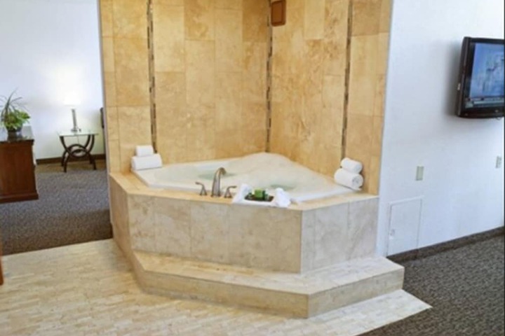 Jetted tub