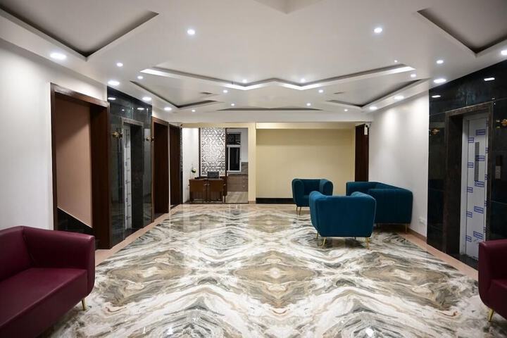 Room 13 of 26