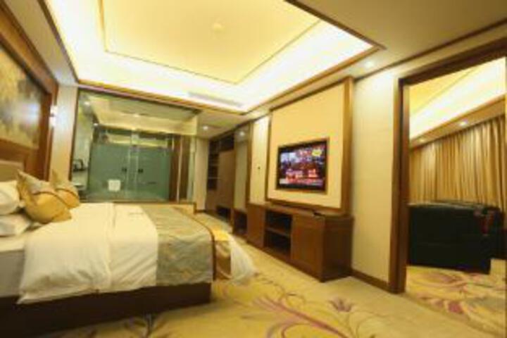 Room 15 of 16