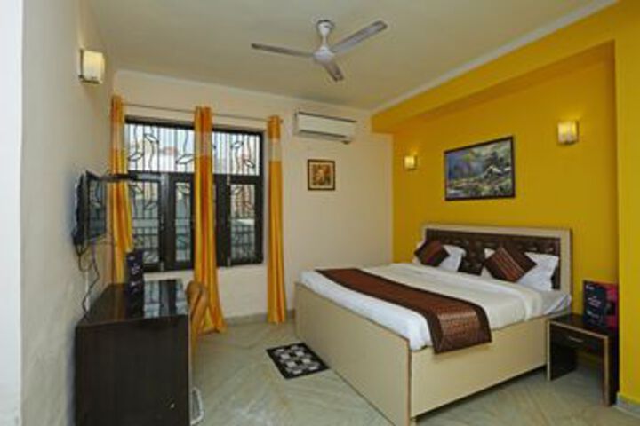 Room 5 of 25