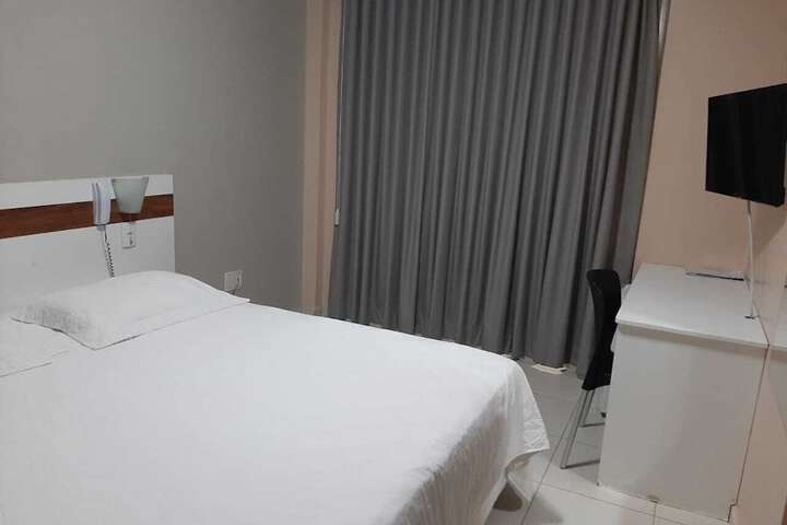 Room 4 of 7