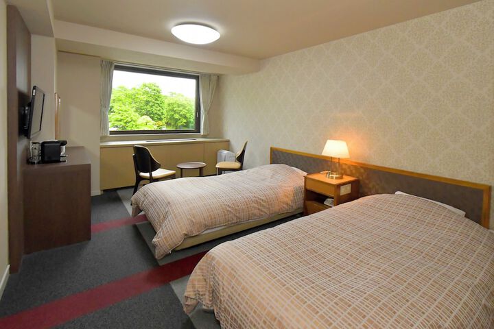 Room 19 of 93