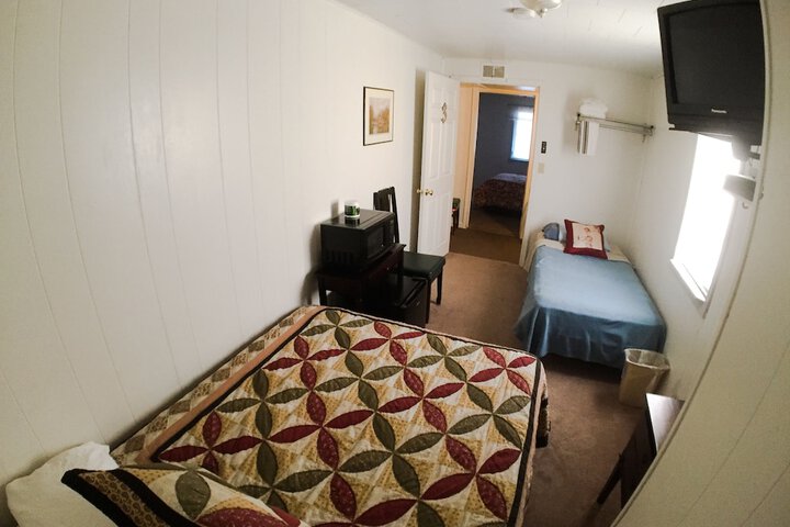 Room 6 of 17