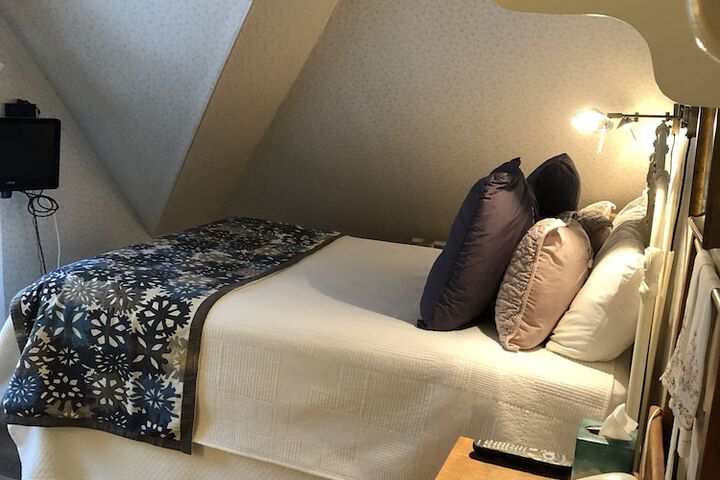 Room 37 of 60