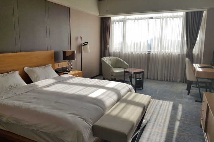 Room 10 of 60