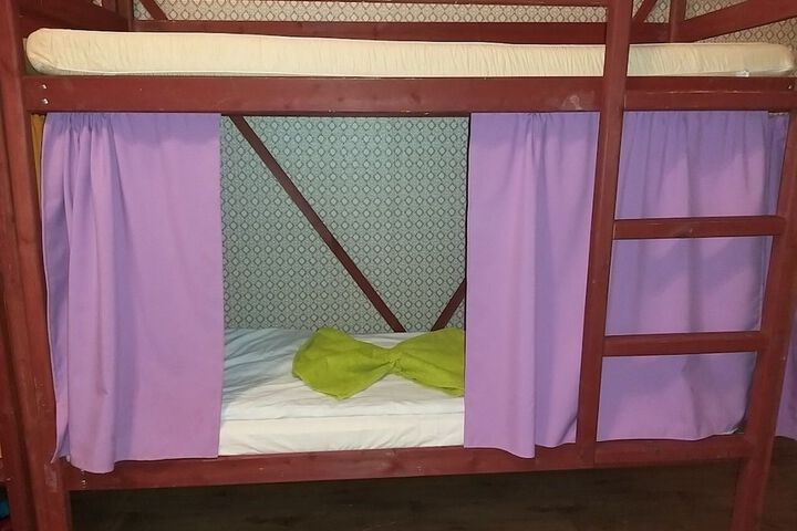 Room 27 of 49
