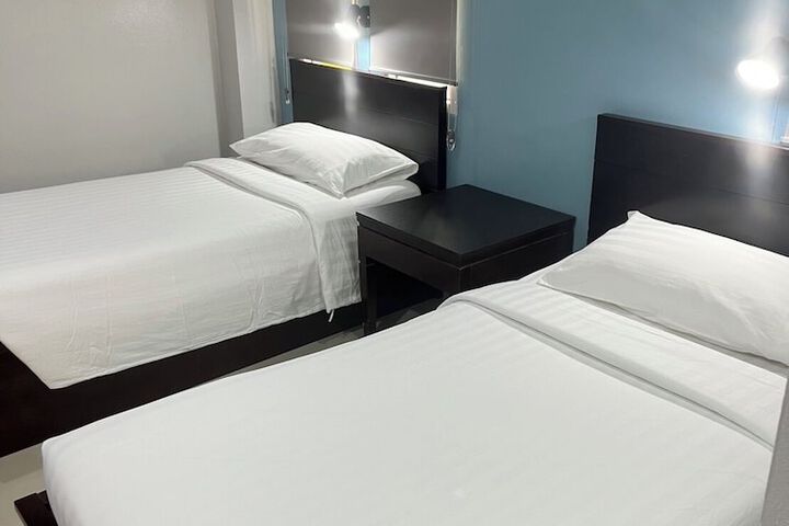 Room 6 of 34