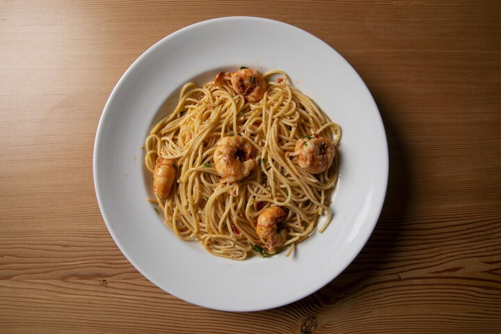 Dining 75 of 77