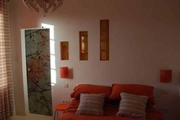 Room 8 of 9