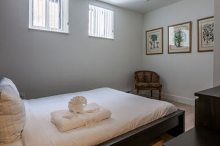 Room 14 of 24