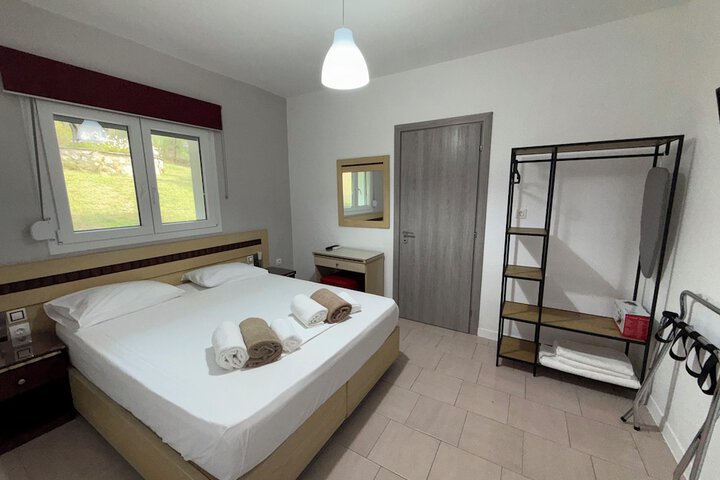 Room 42 of 171