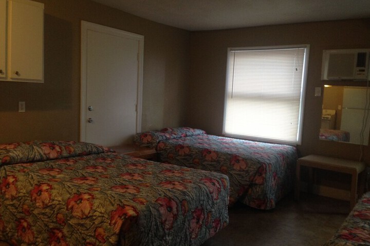 Room 8 of 17