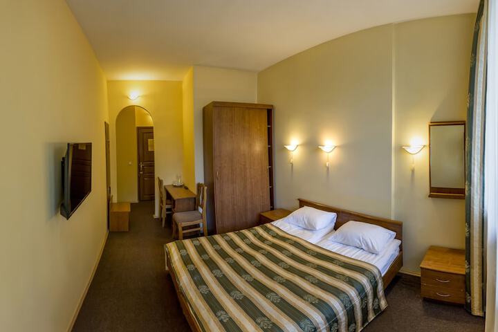 Room 6 of 53