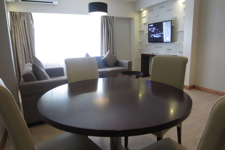 Room 13 of 102