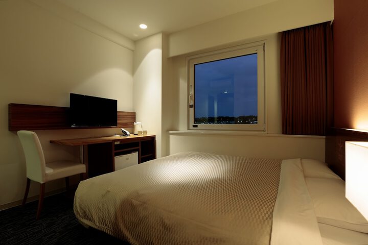 Room 11 of 49